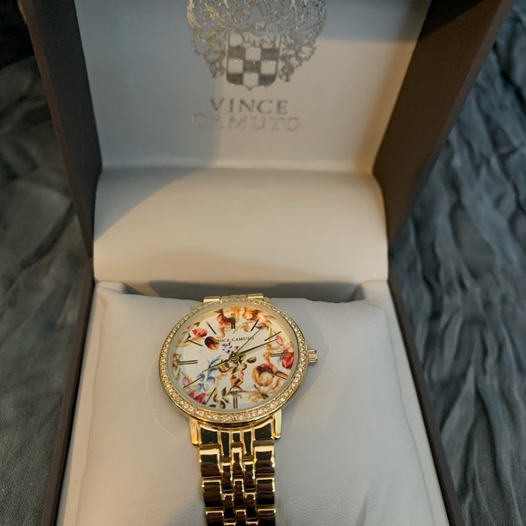 Vince Camuto floral face women’s Watch - Picture 2 of 10